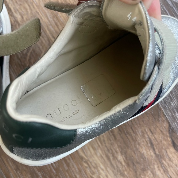 Toddler GUCCI Velcro shoes! Size 10.5 (27) - Picture 3 of 8